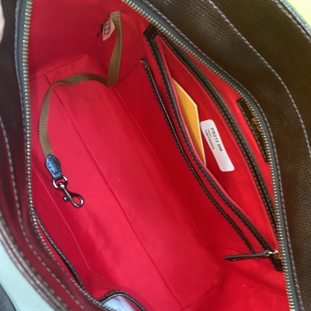 Dooney & Bourke Lizard Embossed Fanny Shoulder Bag & Slim Wristlet Set (2) pc - Picture 7 of 12